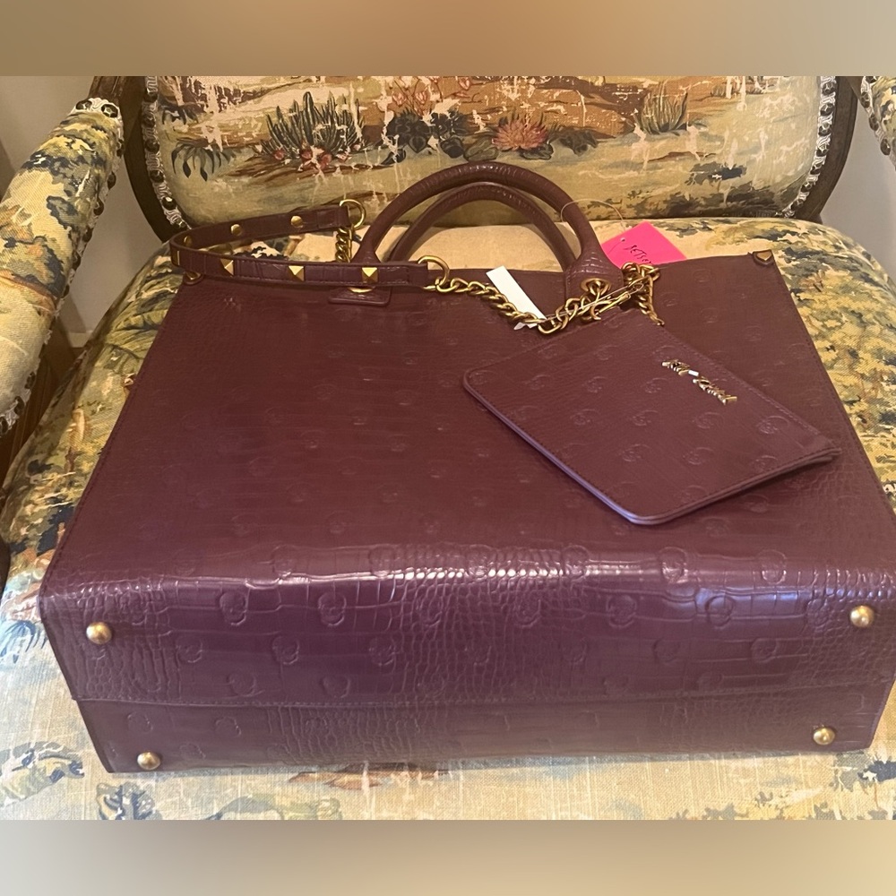 Betsey Johnson Burgundy Embossed Tote Bag NWT - Picture 4 of 7